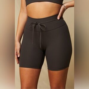 NWT Fabletics Oasis High-Waisted Rib Taupe Slate Biker Shorts Size Large